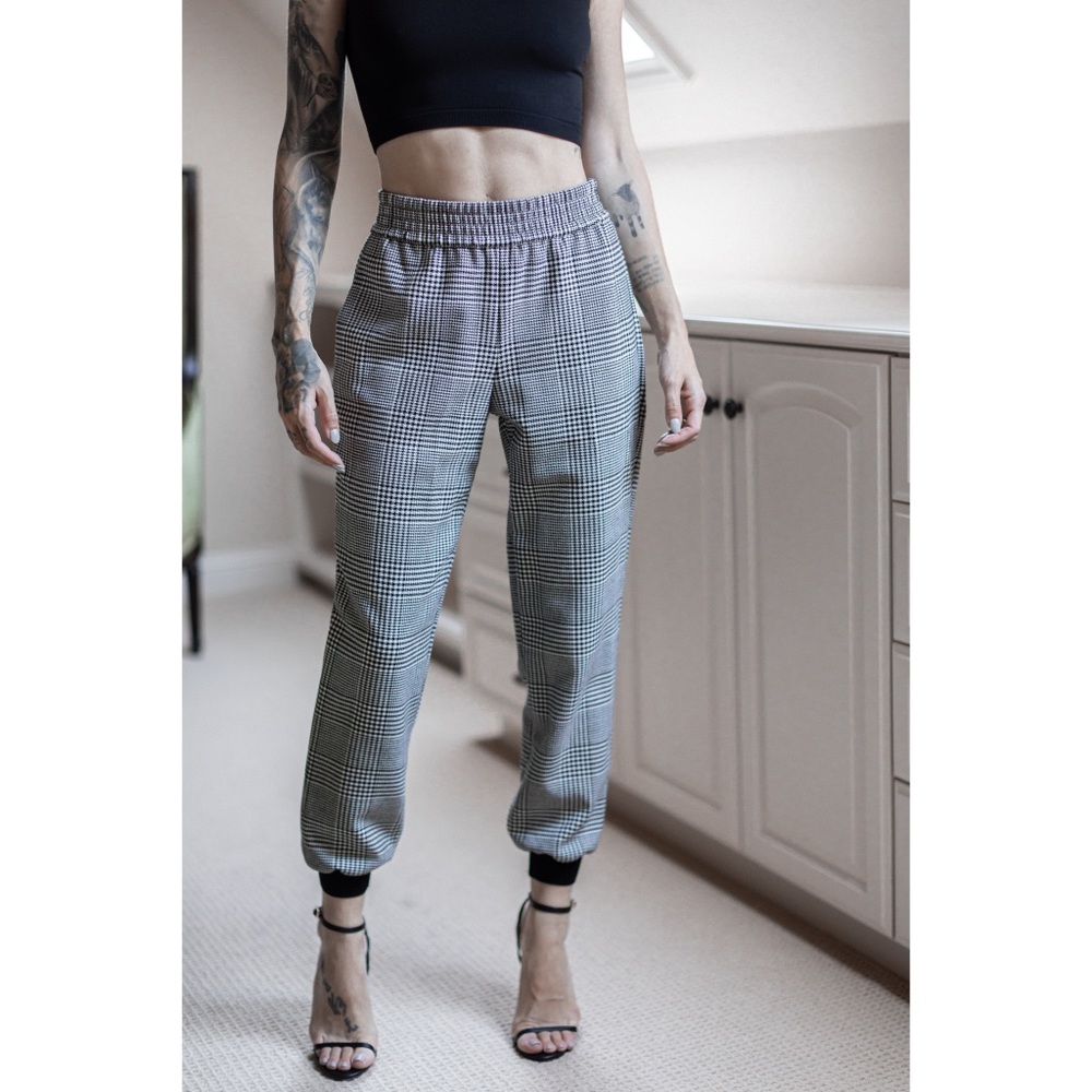 Alice and Olivia houndstooth pants